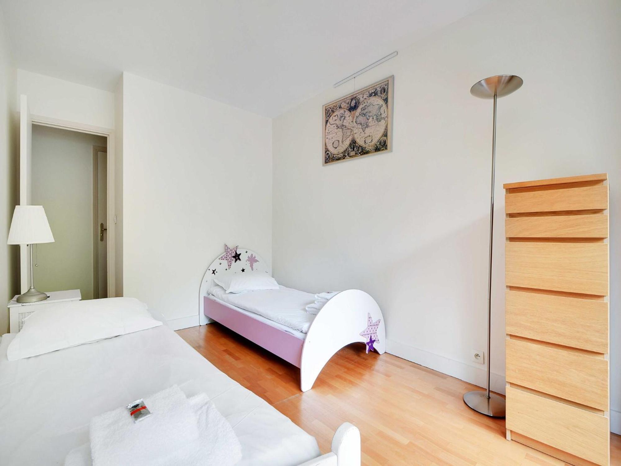 Cosy With Balcony- 3br 5p- Tour-eiffel * Parijs
